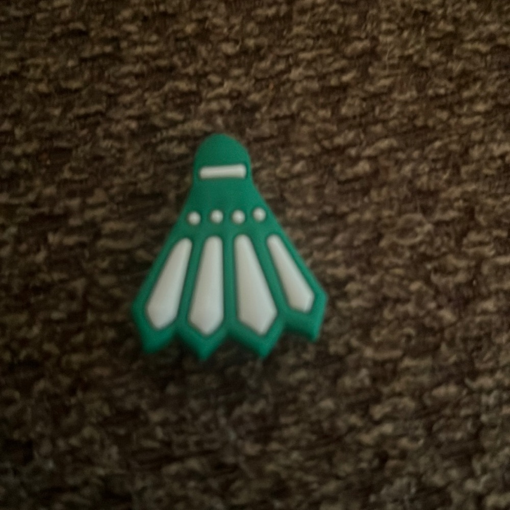 Shuttle cock croc